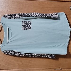 Leopard sleeve long sleeve shirt size large